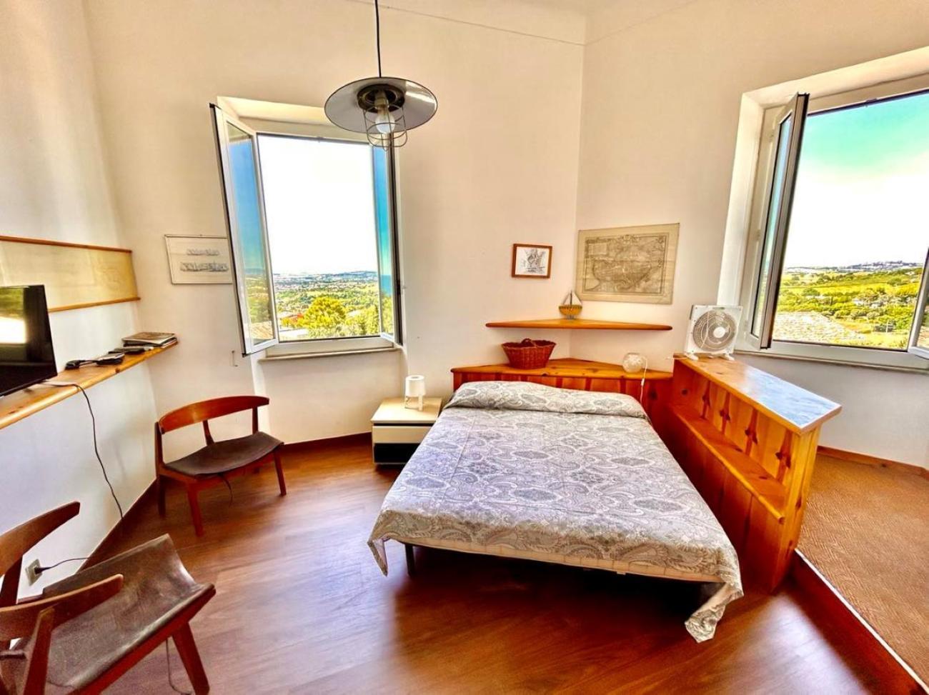 Paulis - Semiattico In Pieno Centro A Sirolo, Con Meravigliosa Vista Mare Lägenhet Exteriör bild